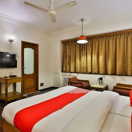 Hotel Pinnacle Ахмедабад Екстер'єр фото